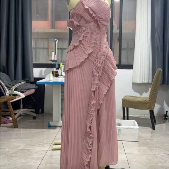 other Dresses & Skirts - One Shoulder Pink Ruffle Dress